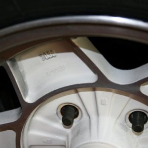 Radbolzen vorne ATS 7036