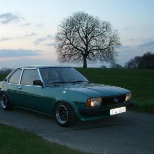 Ascona B
