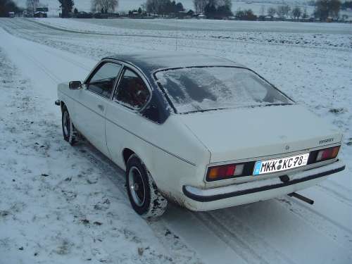 Coupé im Schnee