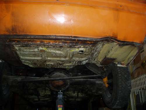 Neuer Kofferraumboden