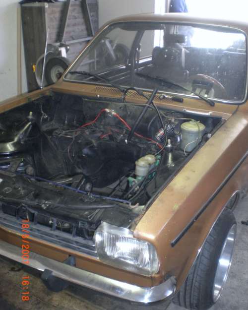 nu iss leer der Motorraum
