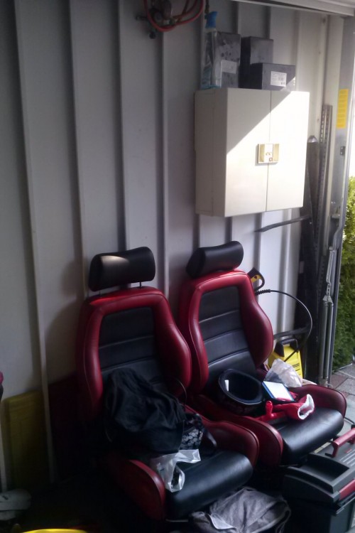 Neue Arbeitsplätze von Recaro