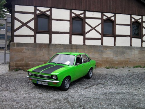 Vor dem FAET in Eggolsheim